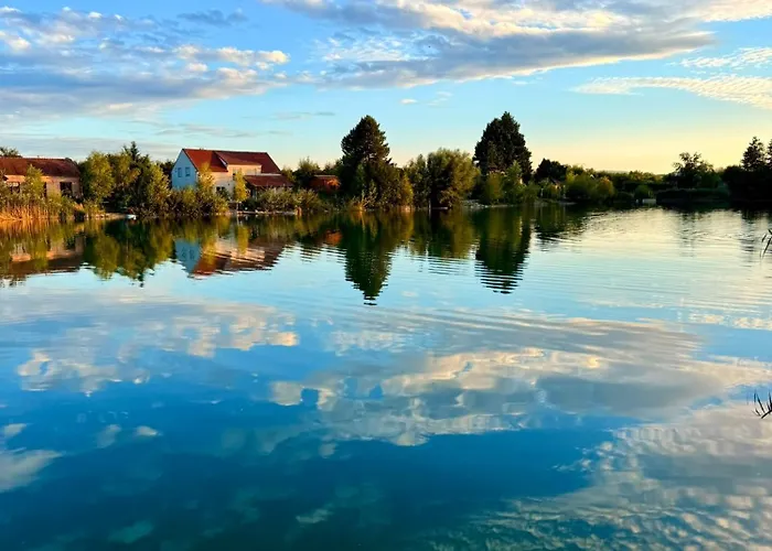 Seehaus 22- House With Private Grafenworth